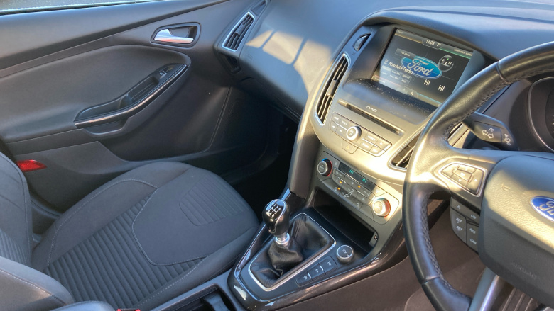 Ford Focus 1.0 EcoBoost 125 Titanium 5dr Petrol Hatchback